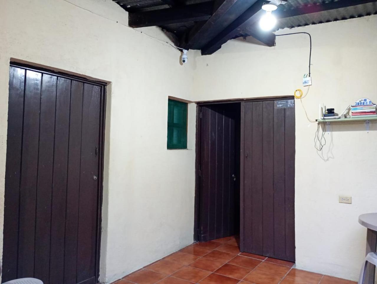 Hospedaje Basico El Jaguar Hotell Antigua Eksteriør bilde