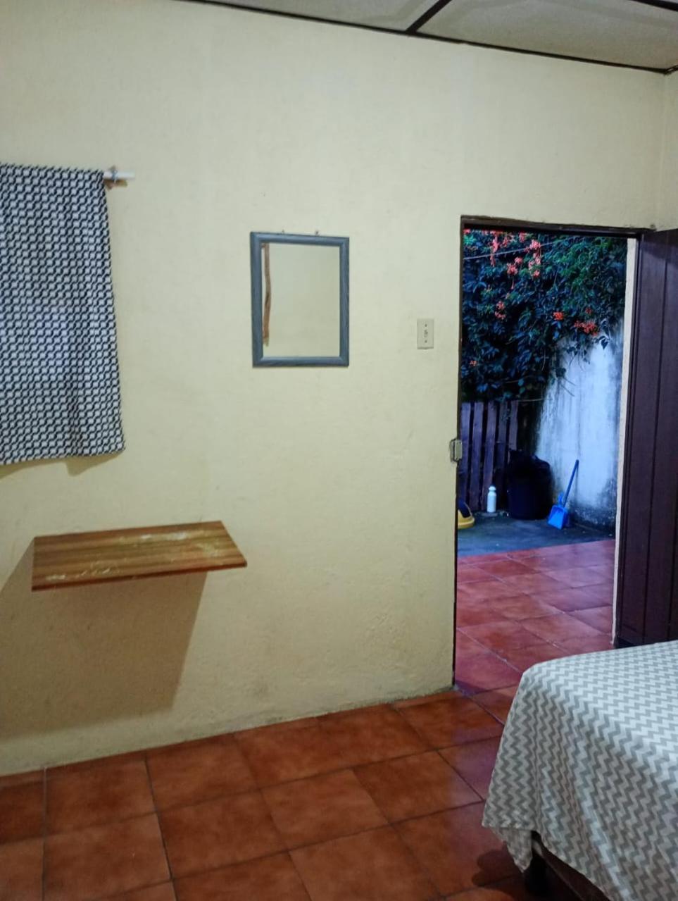 Hospedaje Basico El Jaguar Hotell Antigua Eksteriør bilde