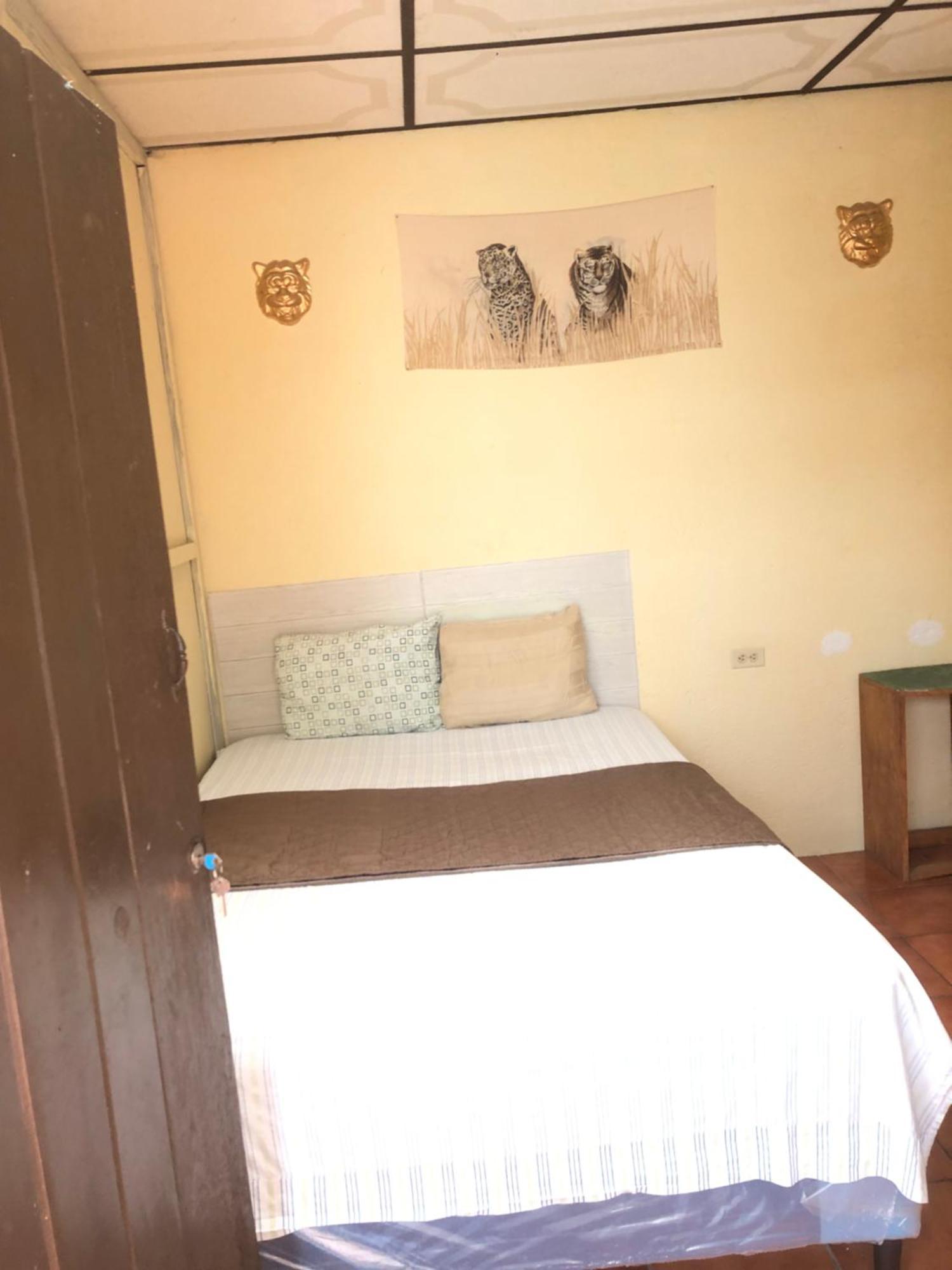 Hospedaje Basico El Jaguar Hotell Antigua Eksteriør bilde